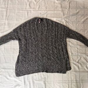 Love by Design Cable Knit Sweater – Gray – Size Small